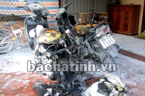 3 xe may bong dung chay rui o Ha Tinh hinh anh