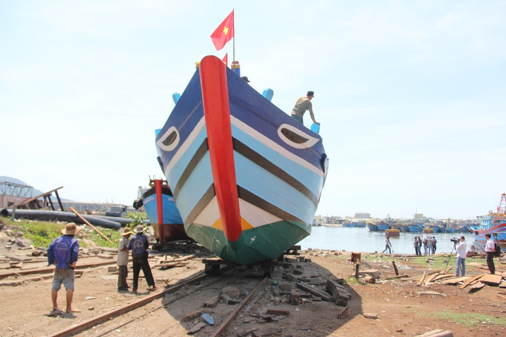 Lãnh đạo Sở NN&PTNT thành phố Đà Nẵng cho hay, thời gian tới sẽ có thêm nhiều tàu công suất lớn hạ thủy, nâng cao chất lượng khai thác và phục vụ công tác hậu cần tại các ngư trường truyền thống thuộc 2 quần đảo Hoàng Sa và Trường Sa. 