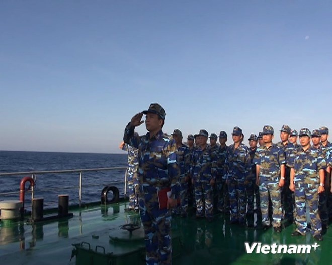 Đại tá Lưu Tiến Thắng, Phó Chủ nhiệm Chính trị Bộ Tư lệnh Cảnh sát biển Việt Nam, có mặt tại vùng biển Hoàng Sa, cũng xúc động chia sẻ: 