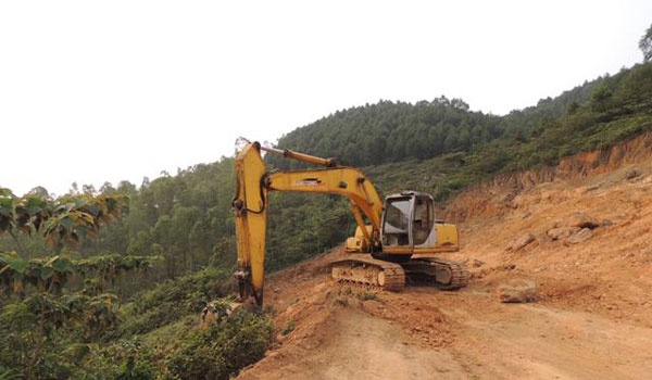 Khai thac quang anh huong toi nguoi dan tai Ha Tinh hinh anh