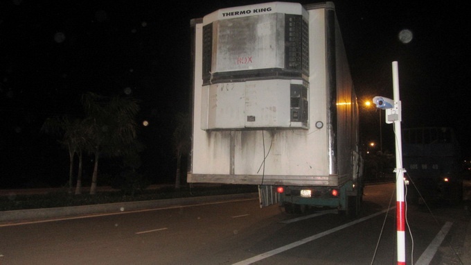 Tai xe xe 'khung' bo xe khi bi bat vao tram can hinh anh