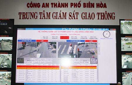 Ngay dau xu phat 400 xe vi pham qua camera o Dong Nai hinh anh