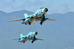 Tiem kich bom SU22-M4 vao mua bay huan luyen hinh anh