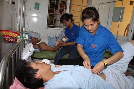 Cong nhan Trung Quoc viet thu cam on bac si Viet Nam hinh anh