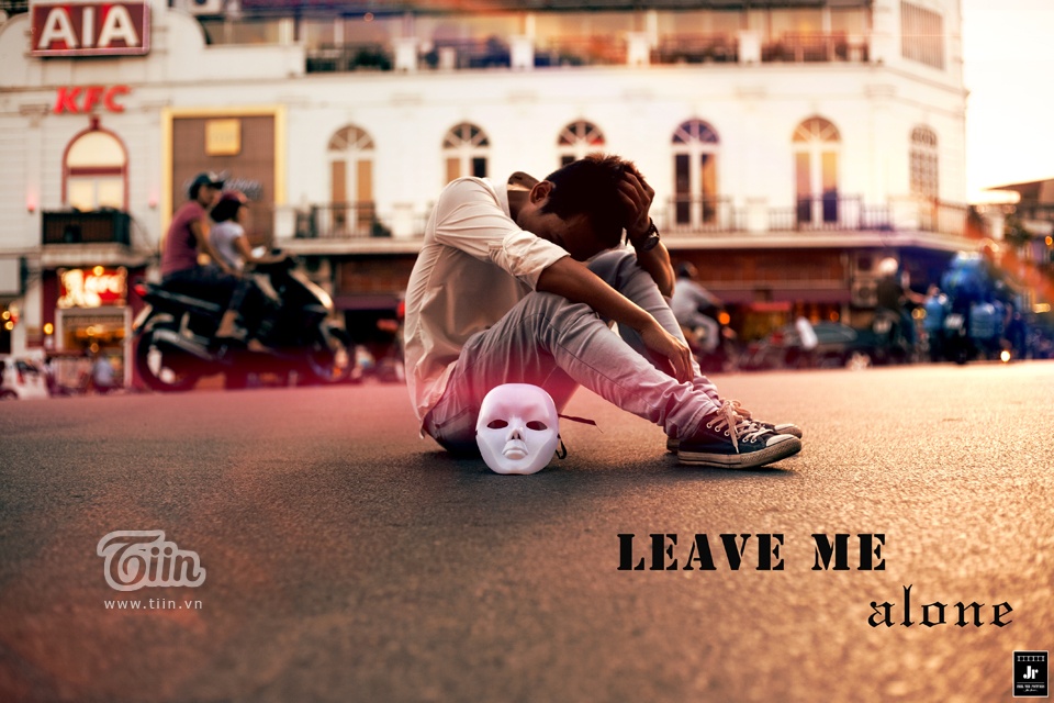 Theo chàng trai này 