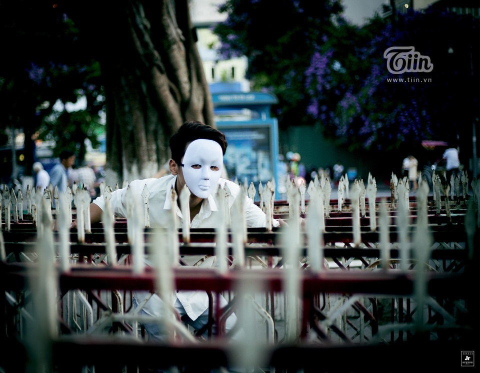 Cậu tên thật là Trần Đại Dương (1992), là cựu sinh viên ĐH Tài nguyên Môi trường. Dương làm công việc văn phòng nhưng lại đam mê chụp ảnh. 