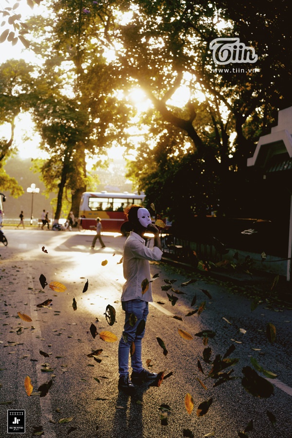 Bộ ảnh được Dương và người bạn thực hiện trong 2 tiếng ở Hồ Gươm (Hà Nội)