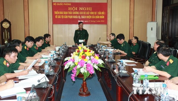 Thượng tướng Nguyễn Thành Cung, Thứ trưởng Bộ Quốc phòng phát biểu tại Hội nghị. 