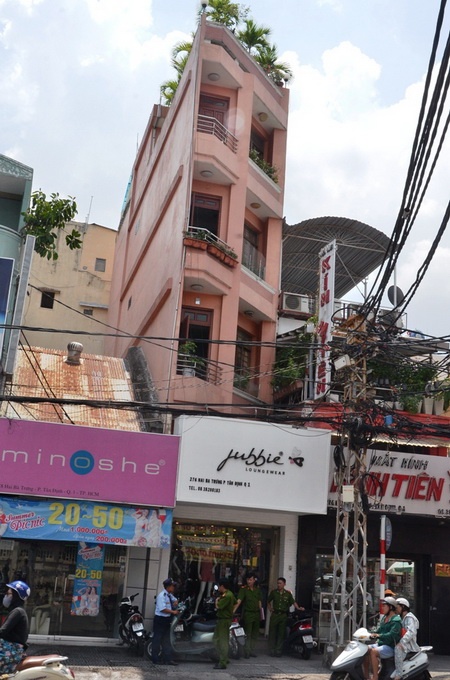 Căn nhà 5 tầng nơi xảy ra vụ việc.