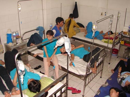 Gan 60 cong nhan bi ngat xiu nghi do ngo doc o Tay Ninh hinh anh