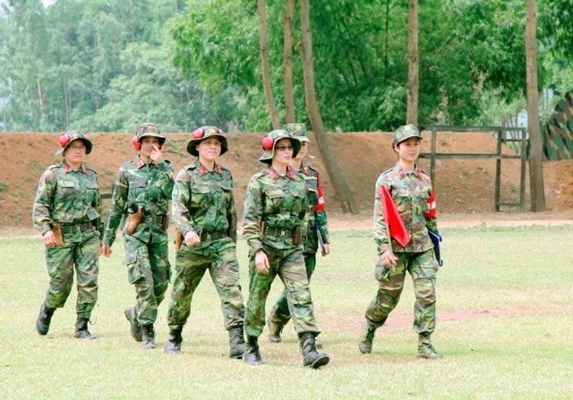 Trong khuôn khổ giải bắn súng quân dụng Lục quân các nước ASEAN sắp diễn ra tại Trung tâm huấn luyện Quốc gia Miếu Môn. Các nữ xạ thủ quân đội Việt Nam đã gây ấn tượng mạnh với bài bắn mẫu trình diễn trước đại biểu 10 nước: Brunei, Cambodia, Indonesia, Lào, Malaysia, Myanmar, Phillippines, Singapore, Thái Lan, Việt Nam tại Trung tâm huấn luyện Quốc gia Miếu Môn. 