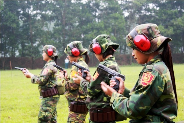 Cac tay sung nu quan doi Viet Nam tro tai thien xa hinh anh