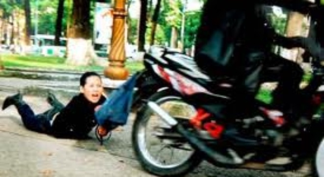 Bi ban quen qua mang danh, cuop xe hinh anh