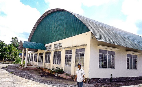 Xay nha van hoa tien ty de... con nghien tu tap hinh anh