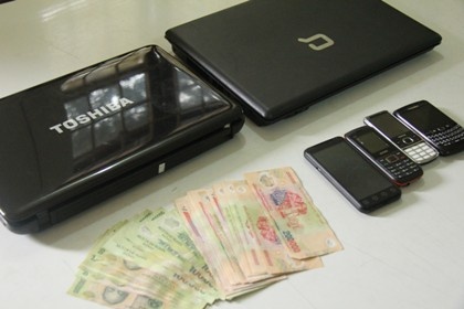 Trước khi những trái bóng World Cup chuẩn bị lăn, cơ quan công an đã phải lên kế hoạch đấu tranh phòng chống tội phạm đánh bạc và tổ chức đánh bạc trên mạng internet. Ảnh minh họa.