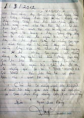 Những dòng chữ nguệch ngoạc của người qua đường trong cuốn nhật ký.