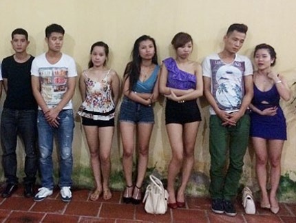 Dung ma tuy bay lac trong quan karaoke hinh anh