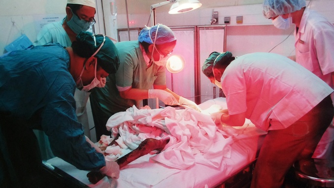 Chau be hoi sinh ky dieu tu coi chet hinh anh