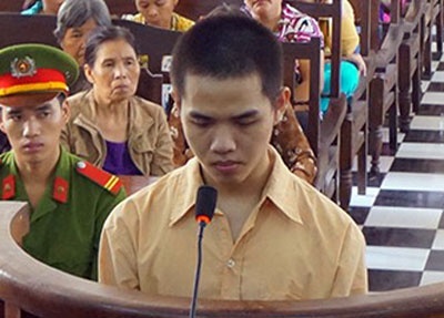Ga 'phi cong tre' cuong ghen hinh anh