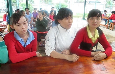 Nho rut tien luong, hang tram cong nhan mat trang hinh anh