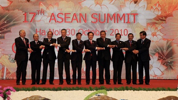 Muốn đối phó với Trung Quốc ASEAN phải thật sự đoàn kết. Ảnh: TTXVN.