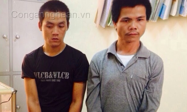 Ong trum ma tuy vao khach san xa hoi gap ngay nu trinh sat hinh anh