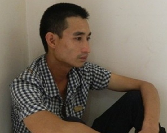 Chau be 8 tuoi bi me sat hai: Mong co gau bong de om khi ngu hinh anh