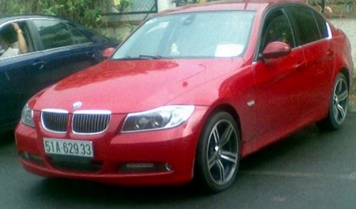 Xe tien ty gan bang Bo Cong an, mang bien so nghi van hinh anh