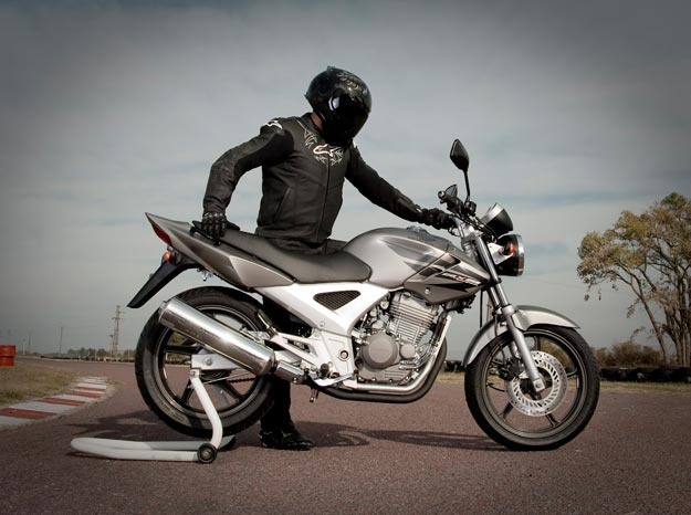 CSGT TP.HCM nhan hang chuc mo to dac chung phan khoi lon hinh anh