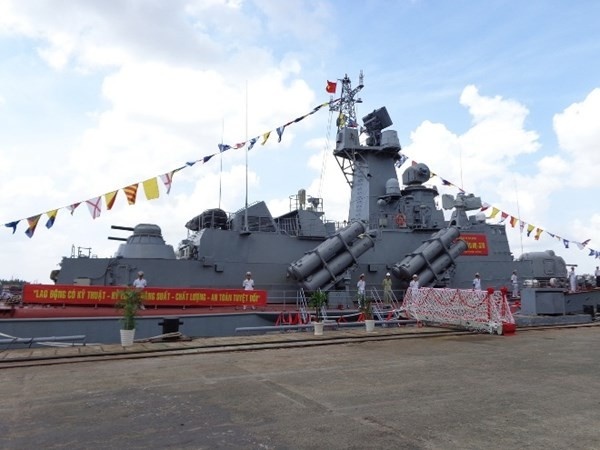 Sáng 27/6, cặp tàu tên lửa HQ 377 và HQ 378 đầu tiên trong loạt tàu tên lửa nội địa đầu tiên đã được Quân chủng Hải quân, Bộ quốc phòng tiếp nhận bàn giao từ Tổng công ty Ba Son.