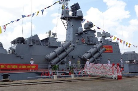 Uy luc cap tau ten lua 'made in Viet Nam' dau tien hinh anh