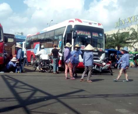 Án ngữ ngay đầu xe truy tìm