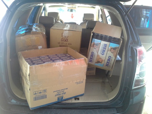 Chay tron, bo lai 9.500 goi thuoc la nhap lau hinh anh