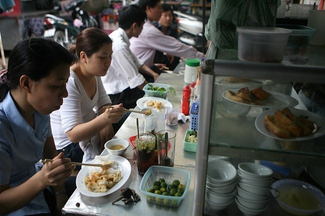 'Bun mang, chao chui' o Ha Noi se bi xoa so? hinh anh