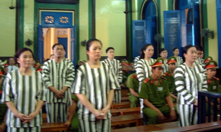 Các bị cáo trong vụ án Minh “sứt”.