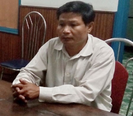 Những kẻ “chăn dắt” ăn xin Thành, Ngọc, Chung (dưới cùng) đang khai nhận với Công an phường Tân Biên.