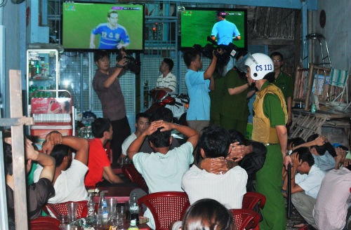 Lat tay chieu 'hut mau' con nghien do mua World Cup hinh anh