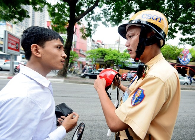 VTV trua 3/7: Chi nhac nho nguoi doi mu bao hiem rom hinh anh