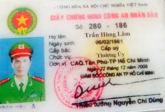Thẻ ngành công an giả mạo của đối tượng Trần Hùng Lâm.