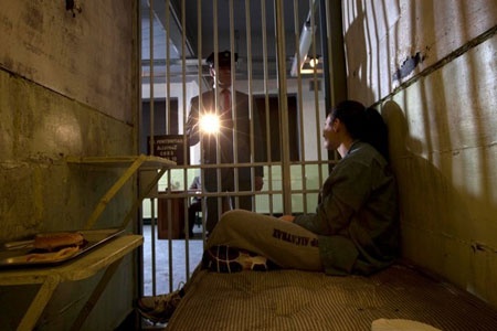 Toa sai, bi cao chiu oan sau thang tu hinh anh