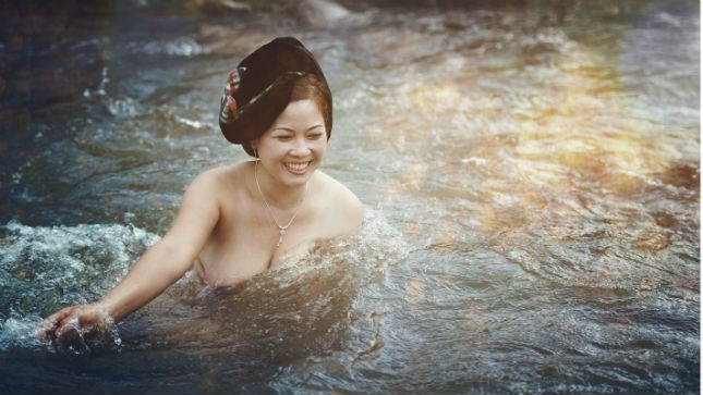 Bi an quanh con suoi bien nhiet co kha nang 'tam trang' hinh anh