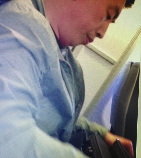 Clip do tiep vien quay duoc ve hanh khach Trung Quoc an cap hinh anh