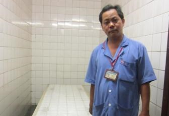 Nhung nguoi song chung voi xac chet o Sai Gon hinh anh