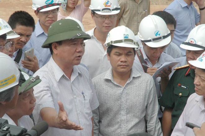 Bo truong Dinh La Thang 'tram' tu van giam sat gian doi hinh anh