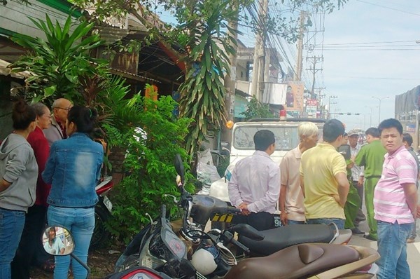 Sang nha choi, phat hien hang xom treo co hinh anh