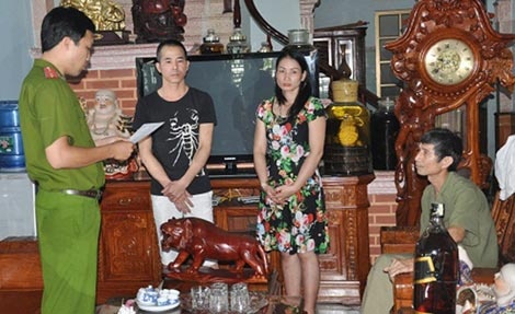 Trang tay, pham toi vi World Cup hinh anh
