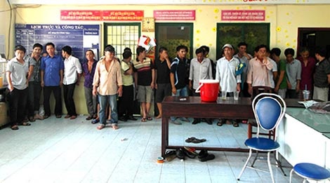 Những con bạc khát nước bị Công an quận 10, TP HCM tóm gọn tại chung cư Lê Hồng Phong.