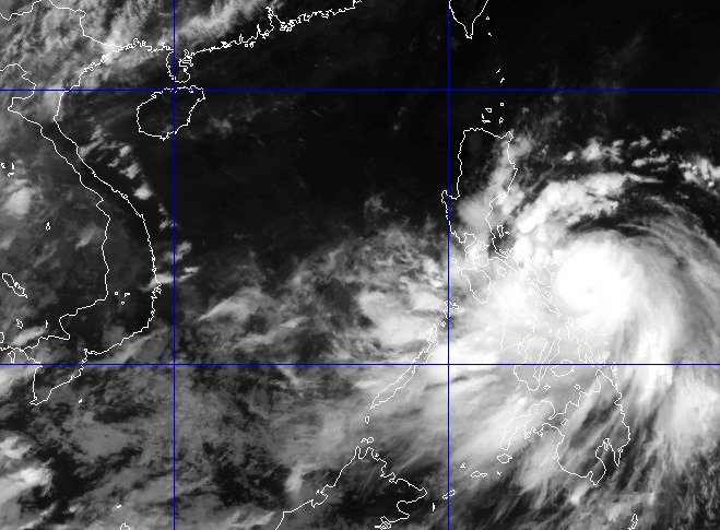 Bao Rammasun co suc gio 150 km/h hinh anh