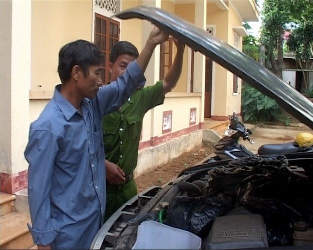 Nhet hon 150 kg thuoc bom o capo oto hinh anh