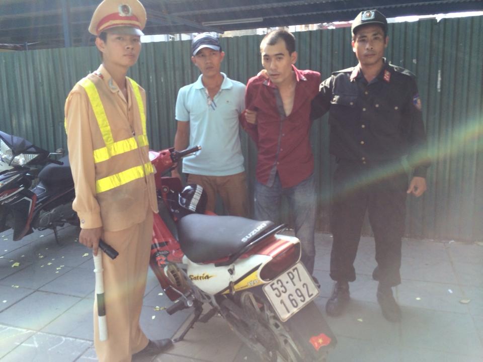 Canh sat 141 bat kien truc su di buon ma tuy hinh anh